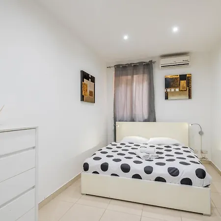 Sea View 2 Bedroom With Patio St Julians *
